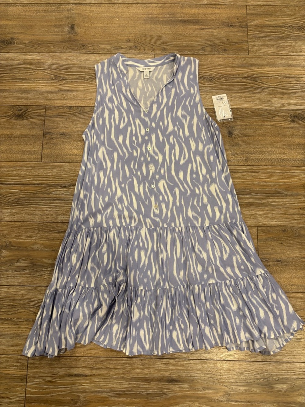 Women’s Nine West Sleeveless Tiered Button-Front Dress in Light Blue Print SizeS